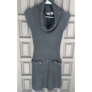 Too Hot Sweater SzS Gray Acrylic Cap Sleeves Tab Details Pull Over Pre-Own